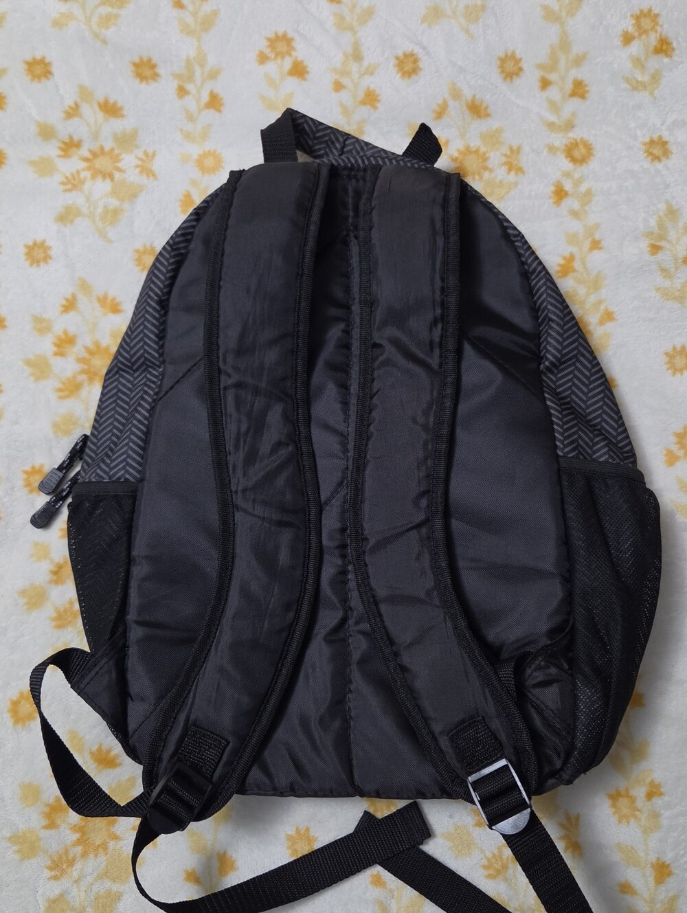 Eastsport Tech Backpack Black Gray Chevron Pattern School Travel Laptop Bag - Picture 2 of 3